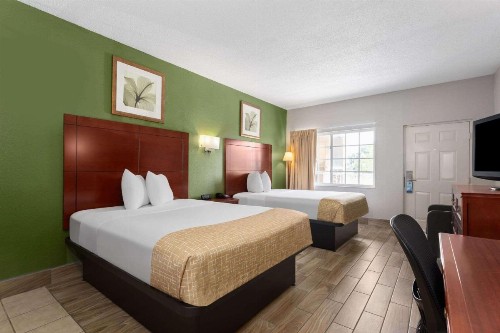 Travelodge Suites by Wyndham Lake Okeechobee - image 23