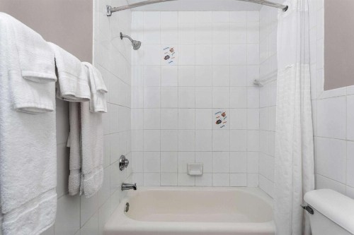 Travelodge Suites by Wyndham Lake Okeechobee - image 3