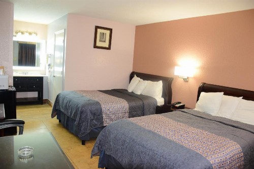 Flamingo Motel - image 10
