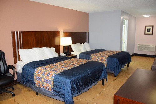 Flamingo Motel - image 13