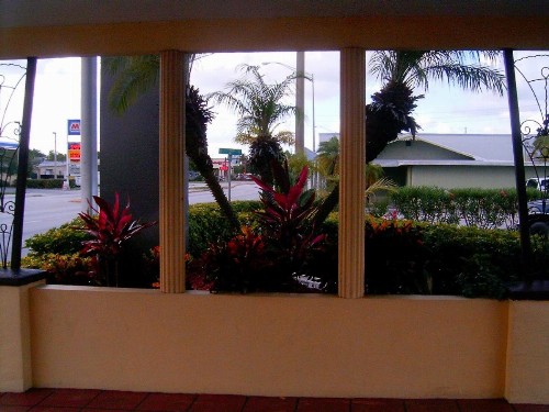 Budget Inn of Okeechobee - image 23