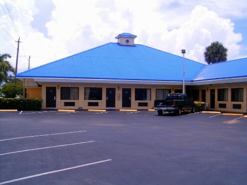 Budget Inn of Okeechobee - image 24