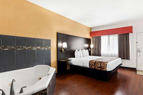 Best Western Lake Okeechobee - image 20