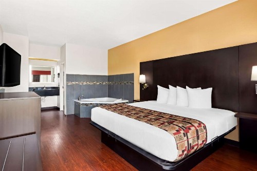 Best Western Lake Okeechobee - image 21