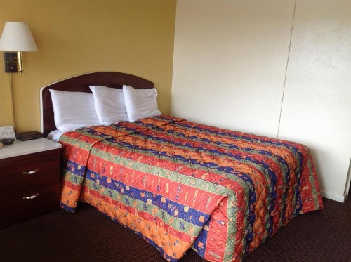 Economy Inn Okeechobee - image 11