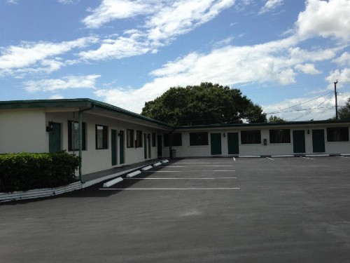 Economy Inn Okeechobee - image 19