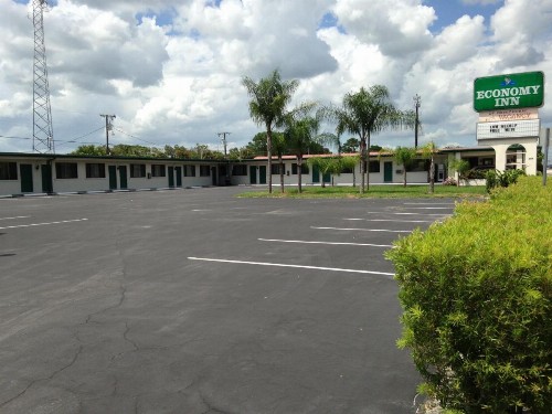 Economy Inn Okeechobee - image 8