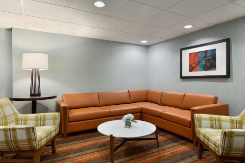 Embassy Suites Oklahoma City Will Rogers World Airport - image 21