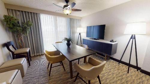 Embassy Suites Oklahoma City Will Rogers World Airport - image 22