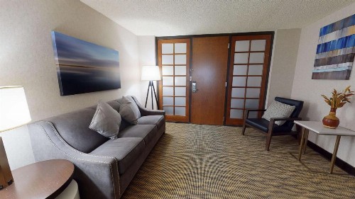 Embassy Suites Oklahoma City Will Rogers World Airport - image 31