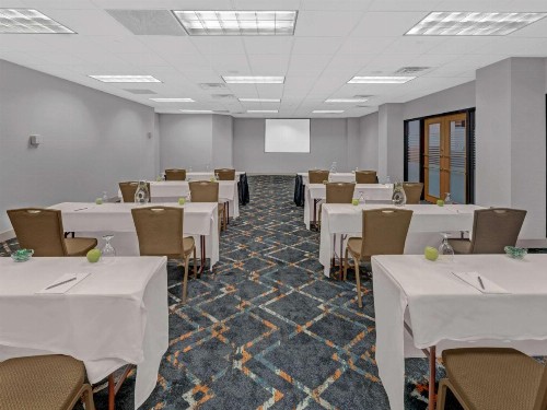 Embassy Suites Oklahoma City Will Rogers World Airport - image 35