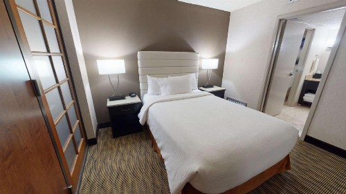 Embassy Suites Oklahoma City Will Rogers World Airport - image 5