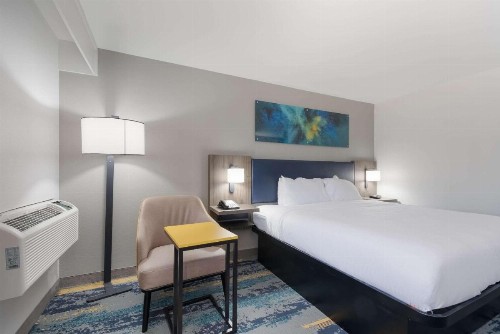 AmericInn - image 6