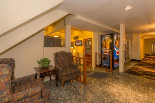 Howard Johnson by Wyndham Oklahoma City OKC Airport Fairgrounds I40 - image 11