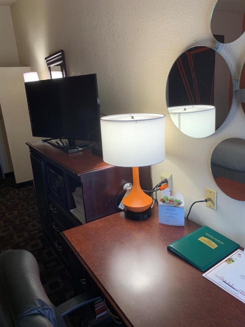 Howard Johnson by Wyndham Oklahoma City OKC Airport Fairgrounds I40 - image 12