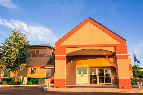 Howard Johnson by Wyndham Oklahoma City OKC Airport Fairgrounds I40 - image 17