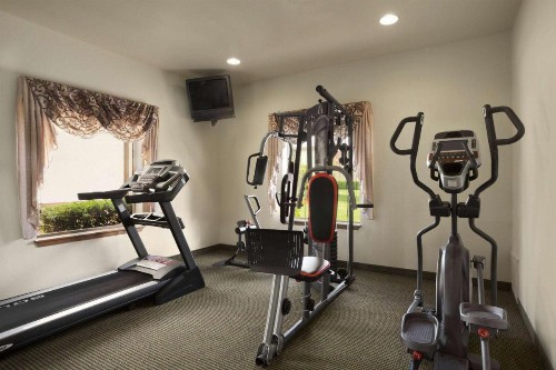 Howard Johnson by Wyndham Oklahoma City OKC Airport Fairgrounds I40 - image 33