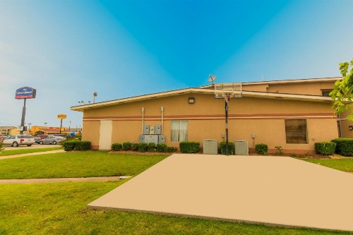 Howard Johnson by Wyndham Oklahoma City OKC Airport Fairgrounds I40 - image 36