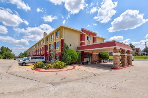 Ramada by Wyndham Oklahoma City Airport North - image 11