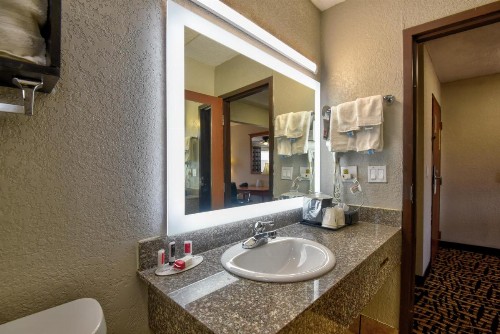 Ramada by Wyndham Oklahoma City Airport North - image 39
