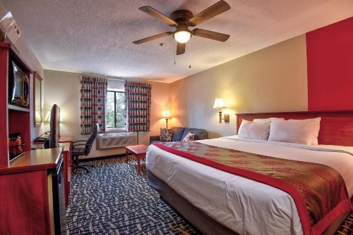 Ramada by Wyndham Oklahoma City Airport North - image 43