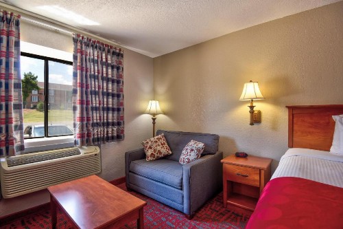 Ramada by Wyndham Oklahoma City Airport North - image 49