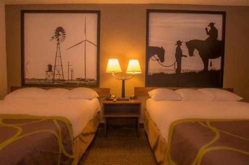 Super 8 by Wyndham Oklahoma Airport Fairgrounds West - image 8