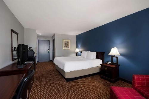 Baymont by Wyndham Oklahoma City North Frontier City - image 17