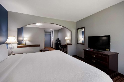 Baymont by Wyndham Oklahoma City North Frontier City - image 29
