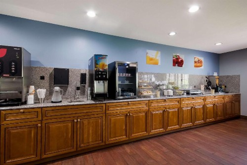 Baymont by Wyndham Oklahoma City North Frontier City - image 35