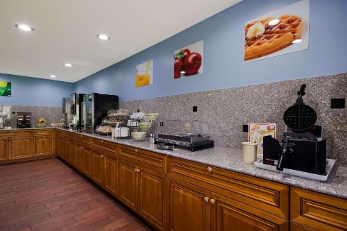 Baymont by Wyndham Oklahoma City North Frontier City - image 36