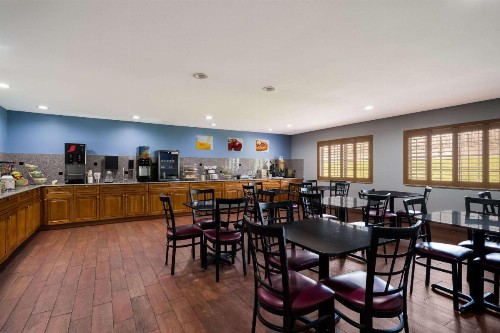 Baymont by Wyndham Oklahoma City North Frontier City - image 37