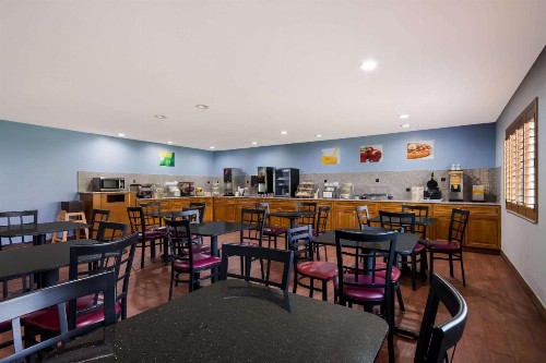 Baymont by Wyndham Oklahoma City North Frontier City - image 38