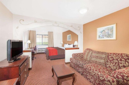 Baymont by Wyndham Oklahoma City North Frontier City - image 46