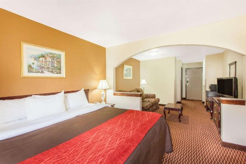 Baymont by Wyndham Oklahoma City North Frontier City - image 47