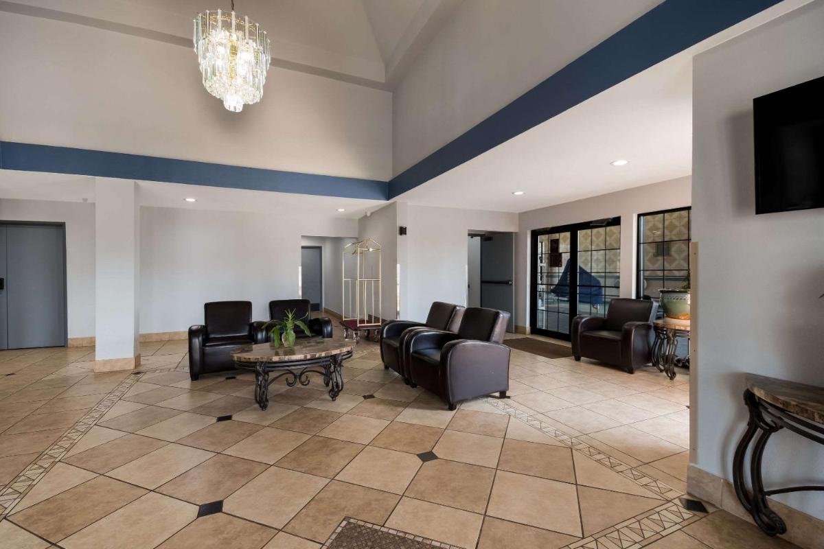 Baymont by Wyndham Oklahoma City North Frontier City - image 5