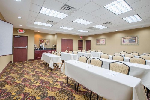 Hampton Inn & Suites Oklahoma City - South - image 41