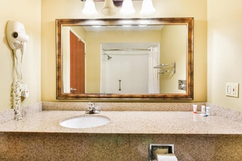 OYO Townhouse Oklahoma City Airport - image 9