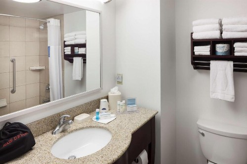 Hampton Inn & Suites Oklahoma City-Bricktown - image 25