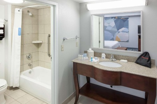 Hampton Inn & Suites Oklahoma City-Bricktown - image 30