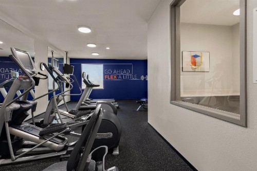 Holiday Inn Express Hotel & Suites Oklahoma City Northwest an IHG Hotel - image 20
