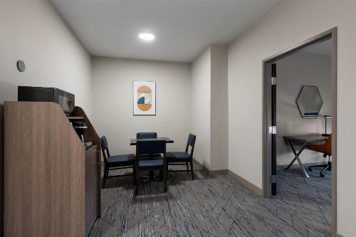 Holiday Inn Express Hotel & Suites Oklahoma City Northwest an IHG Hotel - image 25