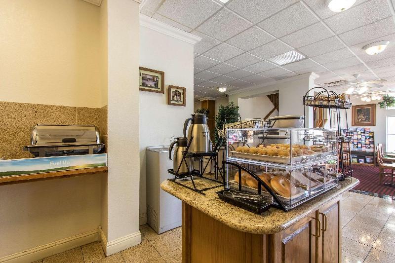 Comfort Inn At Founders Tower - image 2