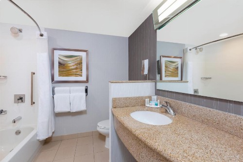 Courtyard by Marriott Oklahoma City Downtown - image 4