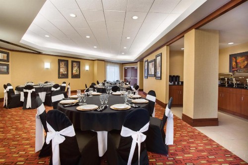Courtyard by Marriott Oklahoma City Downtown - image 42