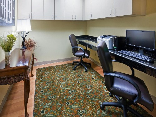 Country Inn & Suites by Radisson Oklahoma City at Northwest Expressway OK - image 37
