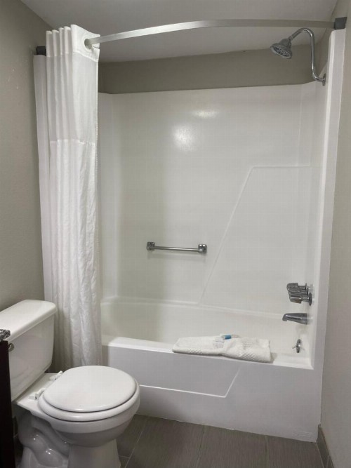 Quality Inn Oklahoma City South - image 8
