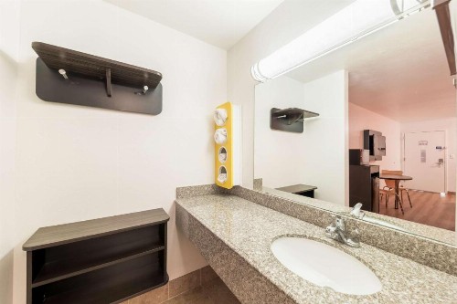 Motel 6-Oklahoma City OK - Bricktown - image 8