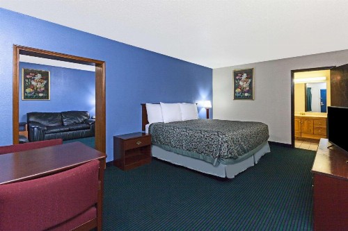 Days Inn by Wyndham Oklahoma City Fairground - image 13