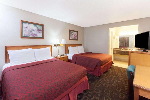Days Inn by Wyndham Oklahoma City Fairground - image 3